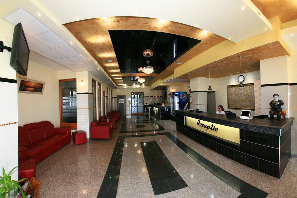 Hotel Seneca Baia Mare Eksteriør billede