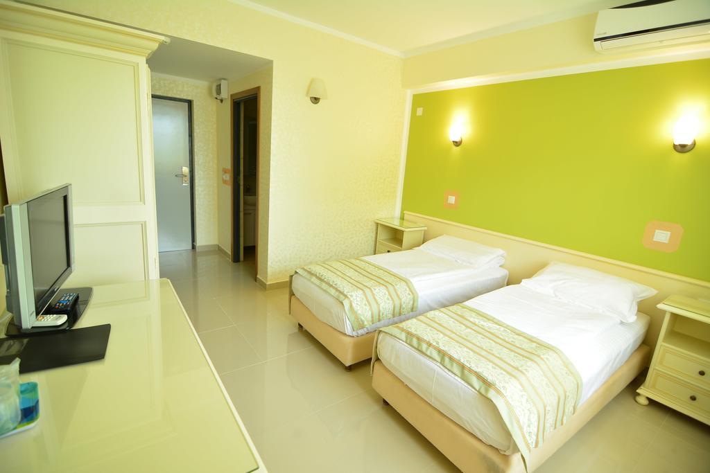 Hotel Seneca Baia Mare Eksteriør billede