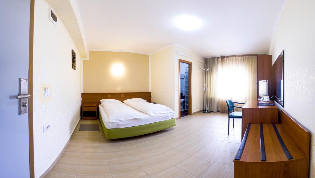 Hotel Seneca Baia Mare Eksteriør billede